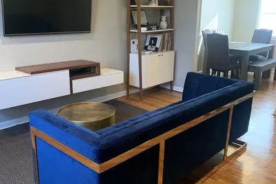 Image de Cozy Modern Condo