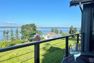 Image de Seaclusion on the Puget Sound - Sea View! Eagles, Orcas, Ships and Beach Access