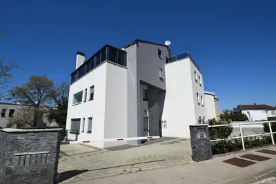 Image de Appartement de deux chambres avec la terrasse Njivice, Krk (A-21147-a)