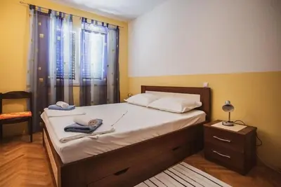 Image de Appartement de deux chambres avec la terrasse Dugi Rat, Omis (A-21251-a)