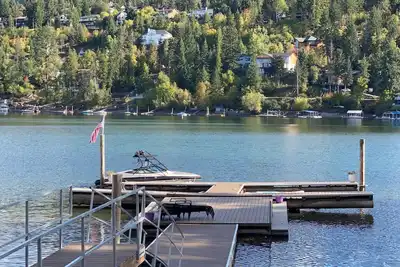 Image de Lakefront House with boat dock in Town and Close To 3 Ski Resorts!