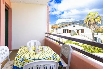Image de Carlotta, apartment a few steps from the pedestrian center of Marina di Campo equipped with air cond