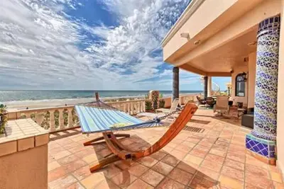 Image de La Vida Dulce-Beachfront Home