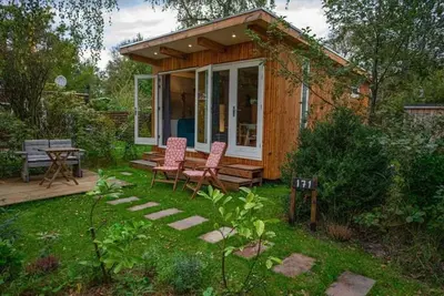 Image de Tiny House Philomenos, eco-friendly built in the beautiful Campanula Park, Sint Maartenszee