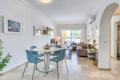 Image de Appartement neuf à Estepona avec terrasses ensoleillées, piscines et proche de la plage