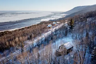 Image de The Lo - river vue/hot tub/ electric charging station