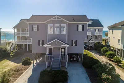 Image de No Shoes, No Shirt, No Problem – Your Topsail Island Escape