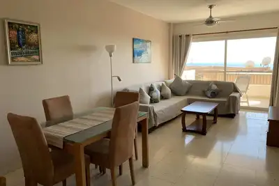 Image de Kings Palace - Spacious 1br apt. | 1 min to Beach | Sea Views