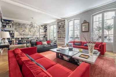 Image de Chic & Modern Apartment in the 7eme!