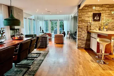 Modern House With 8 Beds for a Pleasant Holoiday