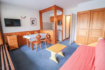 Image de 100m du centre station, 8ème étage, balcon, télévision, casier à ski, 28m², Tignes