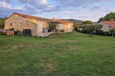 Image de Maison à la campagne avec piscine