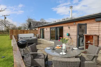 Image de Strawberry Bank - Nuthatch, pet friendly, with hot tub in Bridgerule