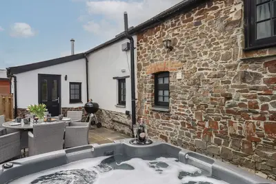 Strawberry Bank - Pipistrelle, pet friendly in Bridgerule