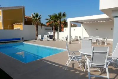 Image de Rosalia 1, modern villa with private Pool (heated), upto 8 guests, 4 bedrooms