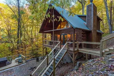 Image de Creekside Cabin • Hot Tub • Decks