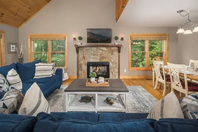 Image de Mountain Escape With Hot Tub