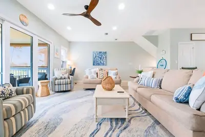 Image de 3-bedroom beach home with pools, golf, and dining