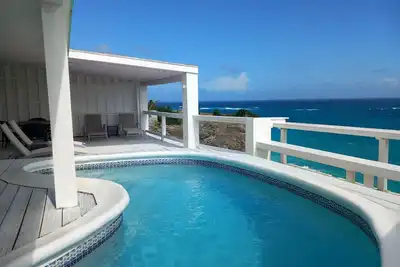 Image de Cliffside house with stunning sea view w\/ private pool 10 min walk to the beach!