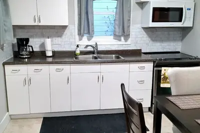 Image de Newly Renovated Two Bedroom Bunglow in Niagara Falls