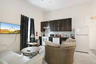 Image de Chic and Roomy Urban Getaway in New Orleans
