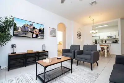Image de Dream Condo - 2 Miles to Disney - 203