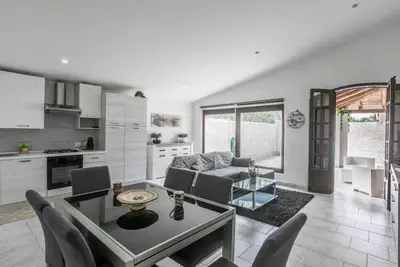 Image de House by the Sea