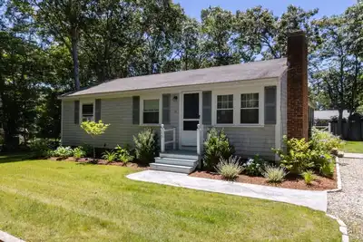 Image de Cozy East Falmouth Cottage on the Seacoast Shores