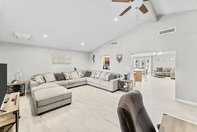 Image de Spacious & Private Sierra Vista Retreat with Pool!