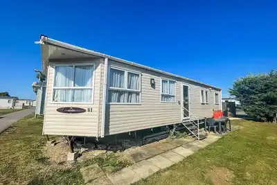 Image de Superb caravan at Steeple Bay Holiday Park in Essex, sleeps 6 ref 36081d