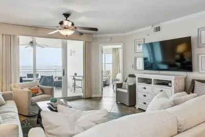 Image de Elegant 3/3 Condo With Panoramic Views! ! !