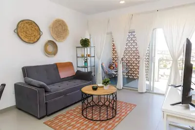 New Townhouse, A/C, secure and great location!