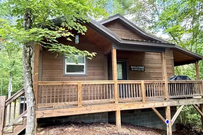Image de Fall Getaway - Fire Pit, Hot Tub & the Mountains of Murphy. Nc