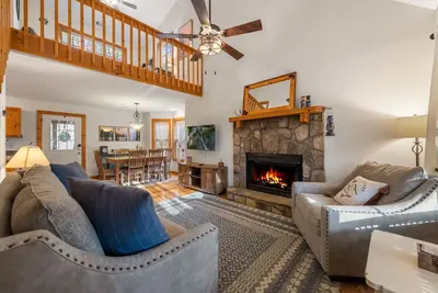 Image de Hilltop Hideaway - Hiking, Wineries, Lakes, Grill & Fast WiFi