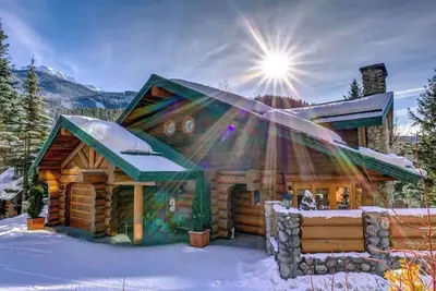 Image de 150m to Ski Run, Hot Tub, Pool Table, Iconic View