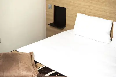Image de A Short Drive to Céüse! Fido-friendly Unit with Onsite Parking! Seasonal Pool!