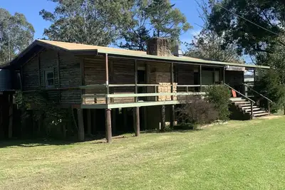 Image de The Old Pub House Situated 100 Meters From the Historic Wollombi Tavern. . . . . . . n
