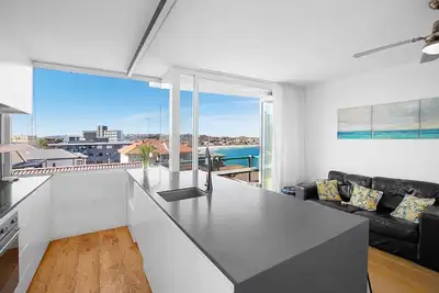 Image de Superb sun-filled 2br apartment, family friendly, WiFi, stunning views, walk to beach