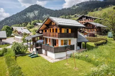 Image de Chalet \"Perce Neige\" avec vue sur la montagne et jardin privé