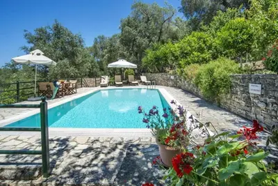 Image de Villa \"Dendro\" avec piscine privée et Wi-Fi