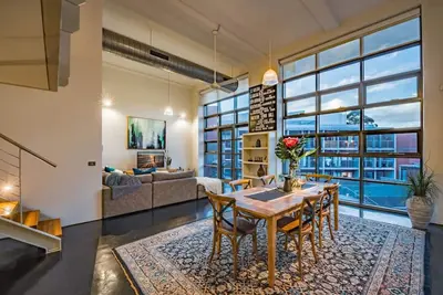 Image de Luxury warehouse apartment close to Cbd