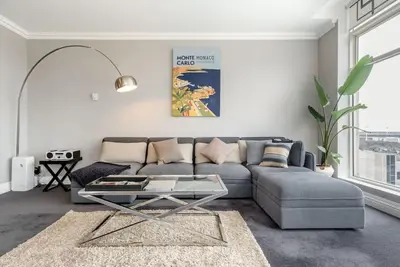 Image de Bright, Luxury Penthouse with Amazing Views