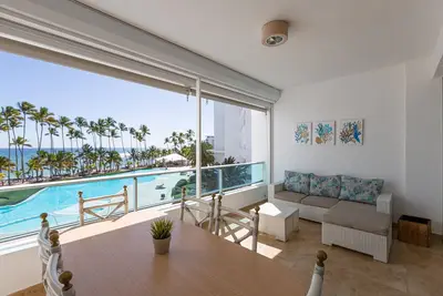 Image de Lux| Beachfront| KingBed| PanoView|FullKitchen