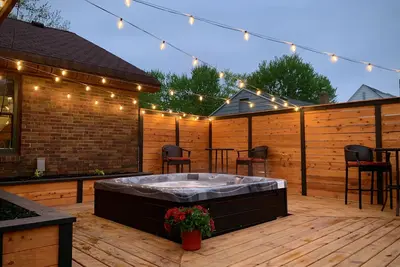 Image de Hot Tub | Decked Out Oasis | Nespresso Coffee Bar