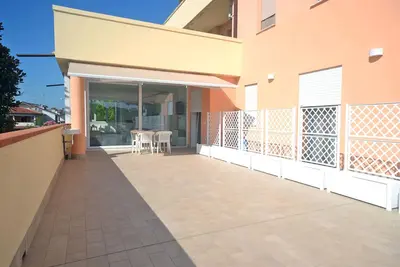 Image de Bel appartement rénové avec terrasse d'env. 50