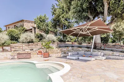 Image de Villa Ă Montecatini Val Di Cecina avec 5 chambres Ă coucher, 10 couchages