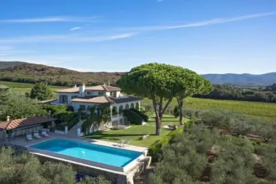 Image de Villa à Ponti Di Badia avec 7 chambres à coucher, 14 couchages