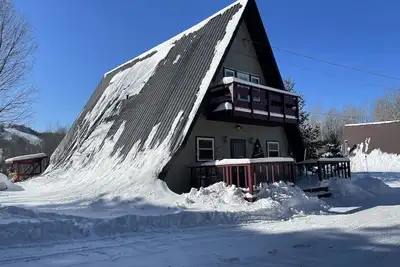 Image de Charming Vacation Home with View of Ski Hill & Dogs Allowed