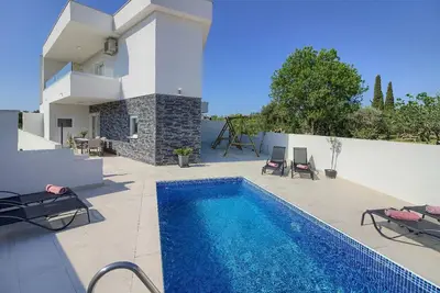 Image de Maison de vacances pour 6 personnes env. 100 qmà Medulin, Istrie (Côte sud de l'Istrie)