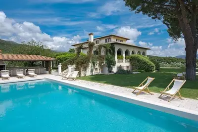 Image de Villa à Ponti Di Badia avec 5 chambres à coucher, 10 couchages